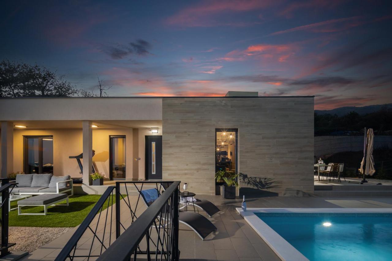 Villa Castanea أوباتيا المظهر الخارجي الصورة